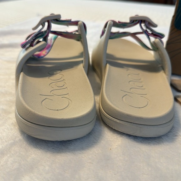 Chaco Chillos big kids size 5 - Picture 4 of 4